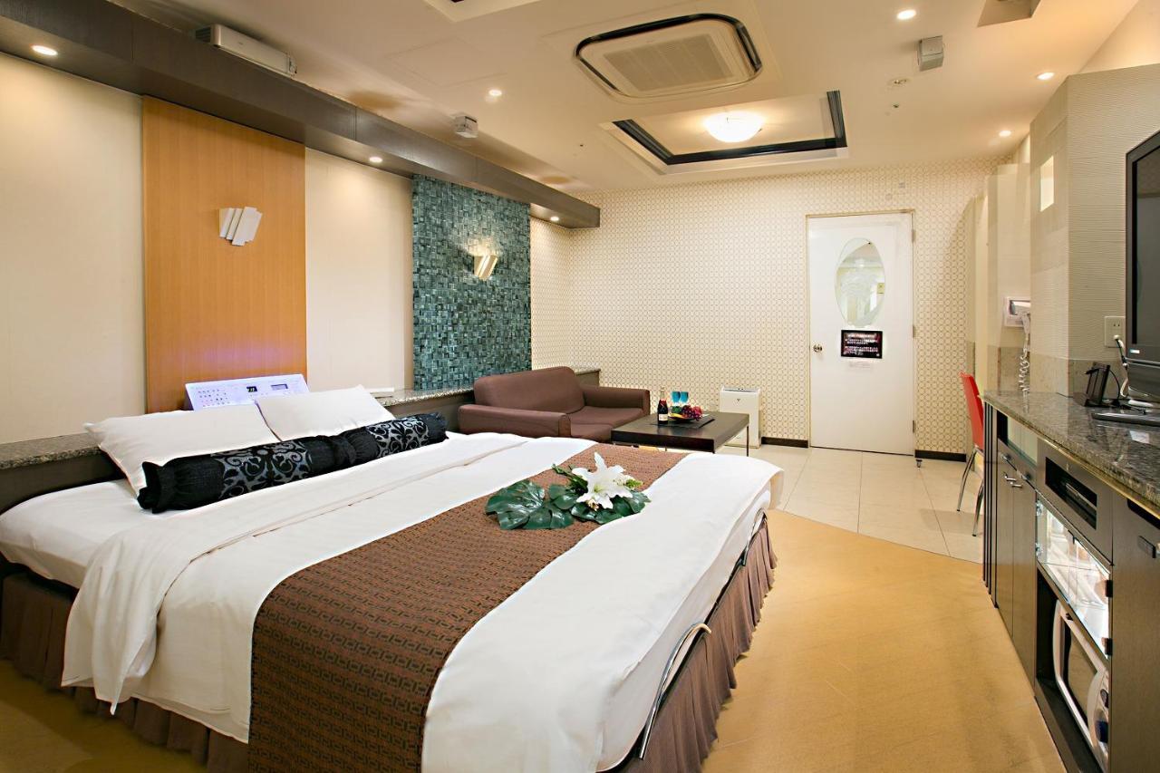 Hotel Axis -アクシス- (Adults Only) Osaka Exteriör bild